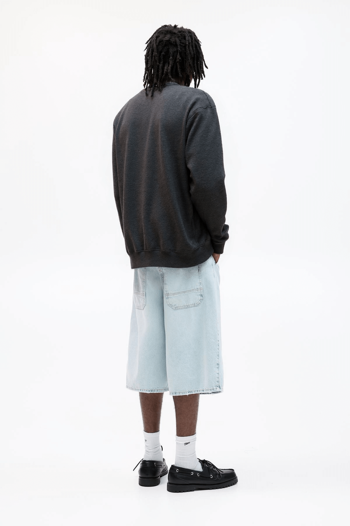 THE LEGEND SWEATSHIRT