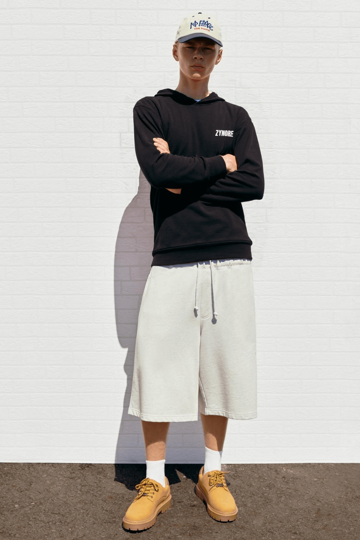 MODERN STREET HOODED LONG SLEEVE
