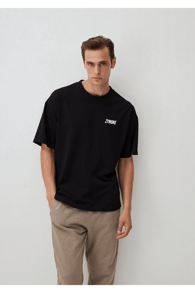 THE MONARCH HIGH NECK T-SHIRT