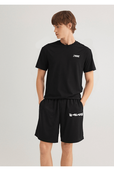URBAN ARMOUR TEE