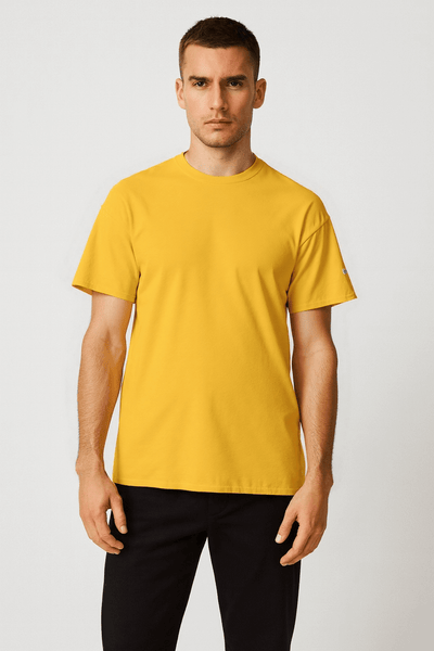 THE CLASSIC TEE